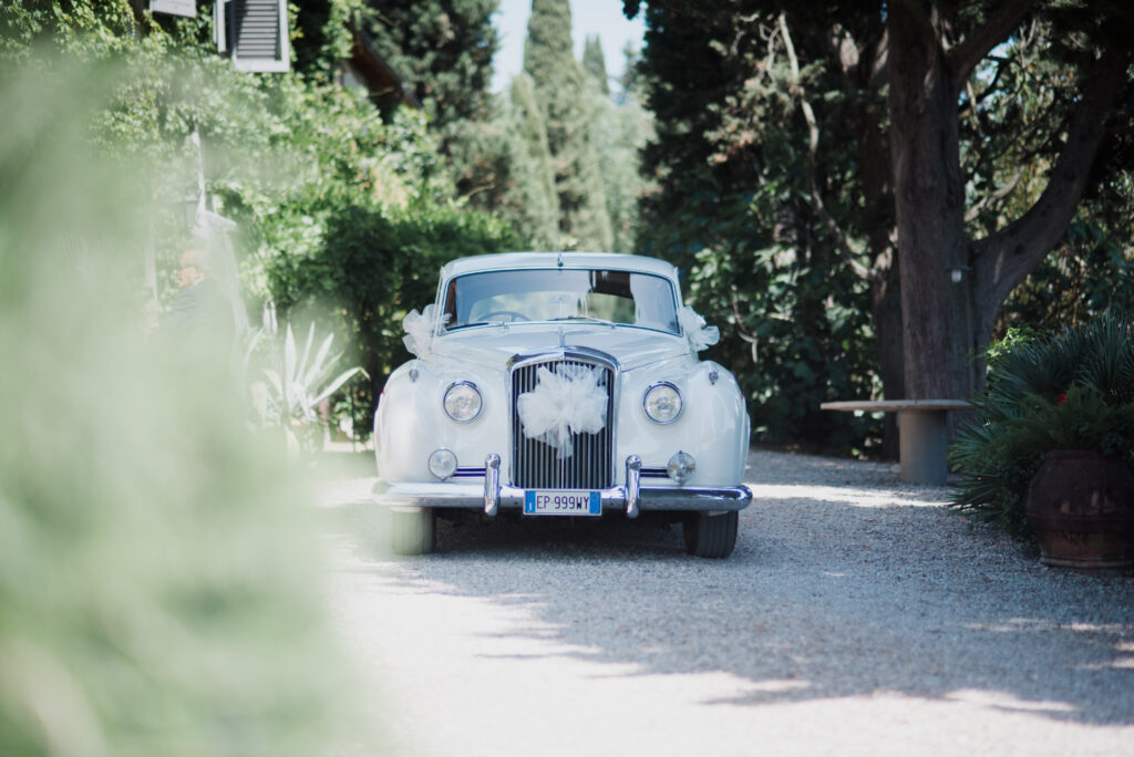 Antica Fattoria Paterno Tuscany Wedding Photography wedding car vintage
